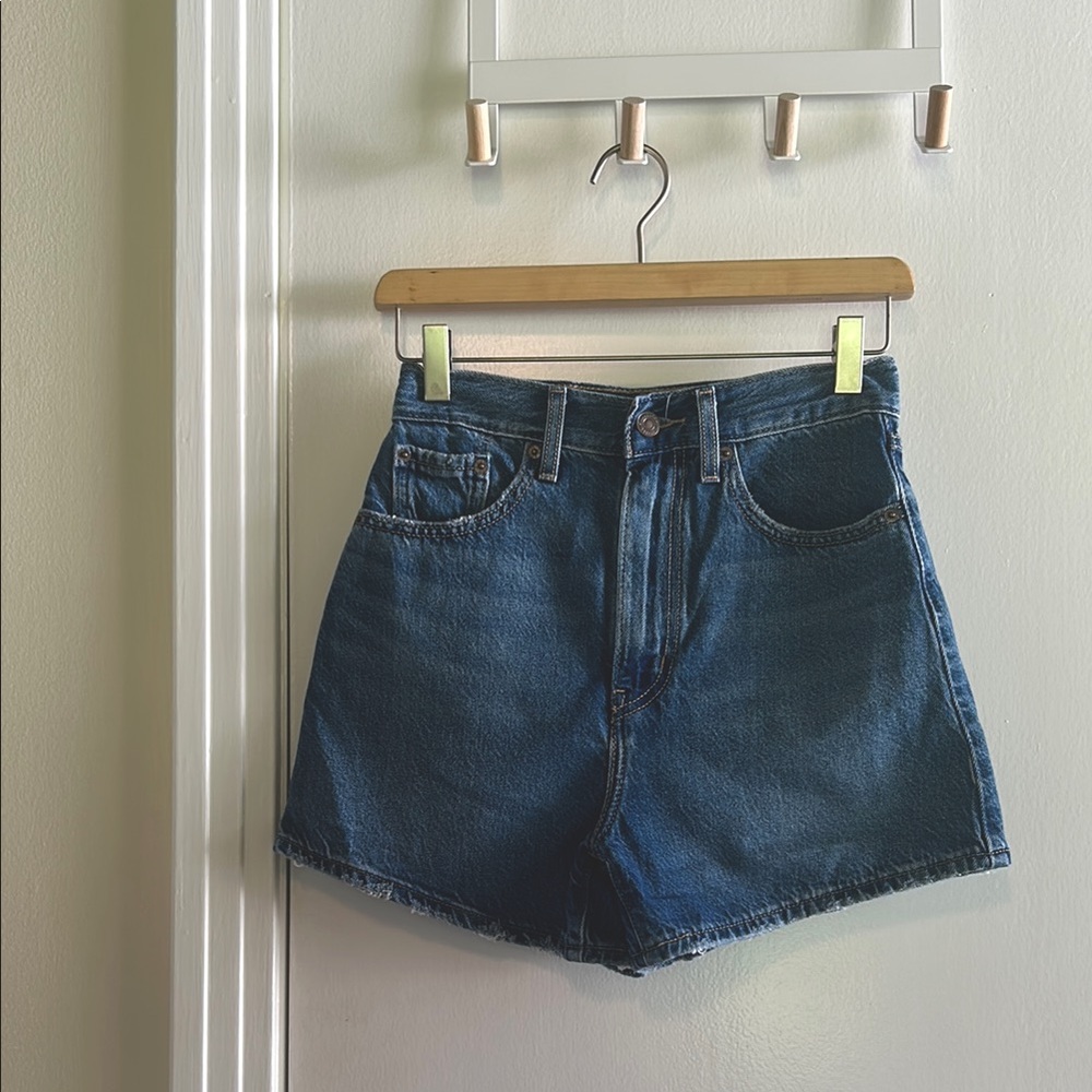 Levi’s: ‘High Loose’ Denim Shorts